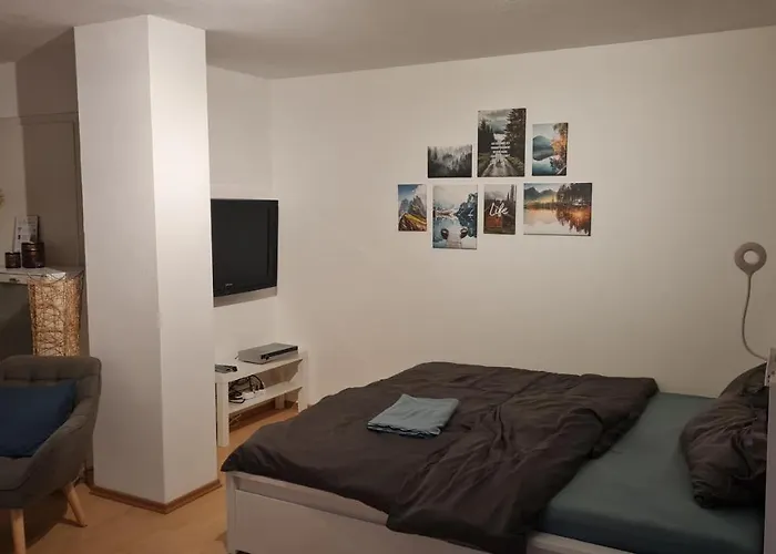 Schoene Souterrain Wohnung
