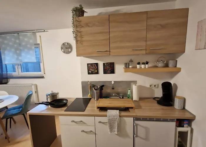 Schoene Souterrain Wohnung